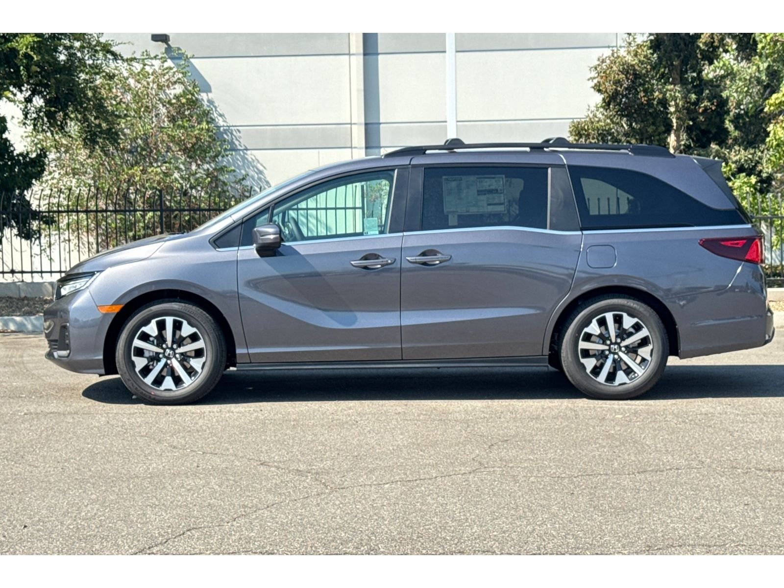 Used 2026 Modern Steel Metallic Honda EX-L image 7