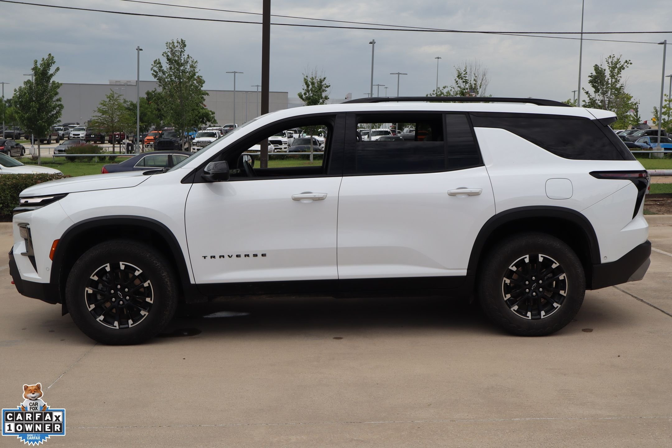 Used 2024 White Chevrolet Z71 image 7