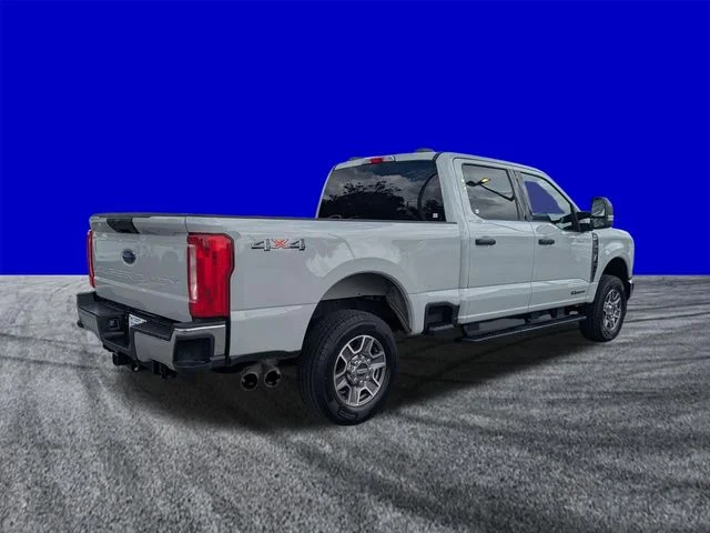 Certified Used 2025 Avalanche Ford XLT image 4