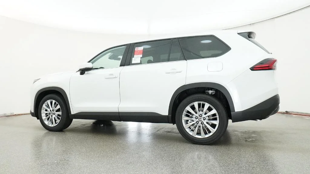 New 2026 Wind Chill Pearl Toyota Platinum image 5
