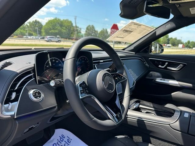 New 2026 MANUFAKTUR Moonlight White Metallic Mercedes-Benz E 450 image 13