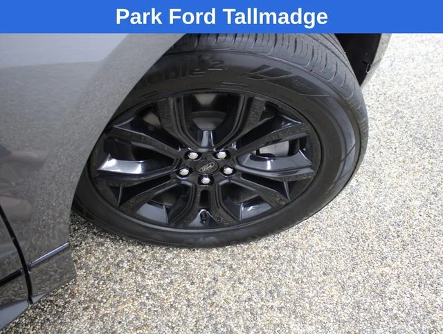 Used 2022 Gray Metallic Ford SE image 27