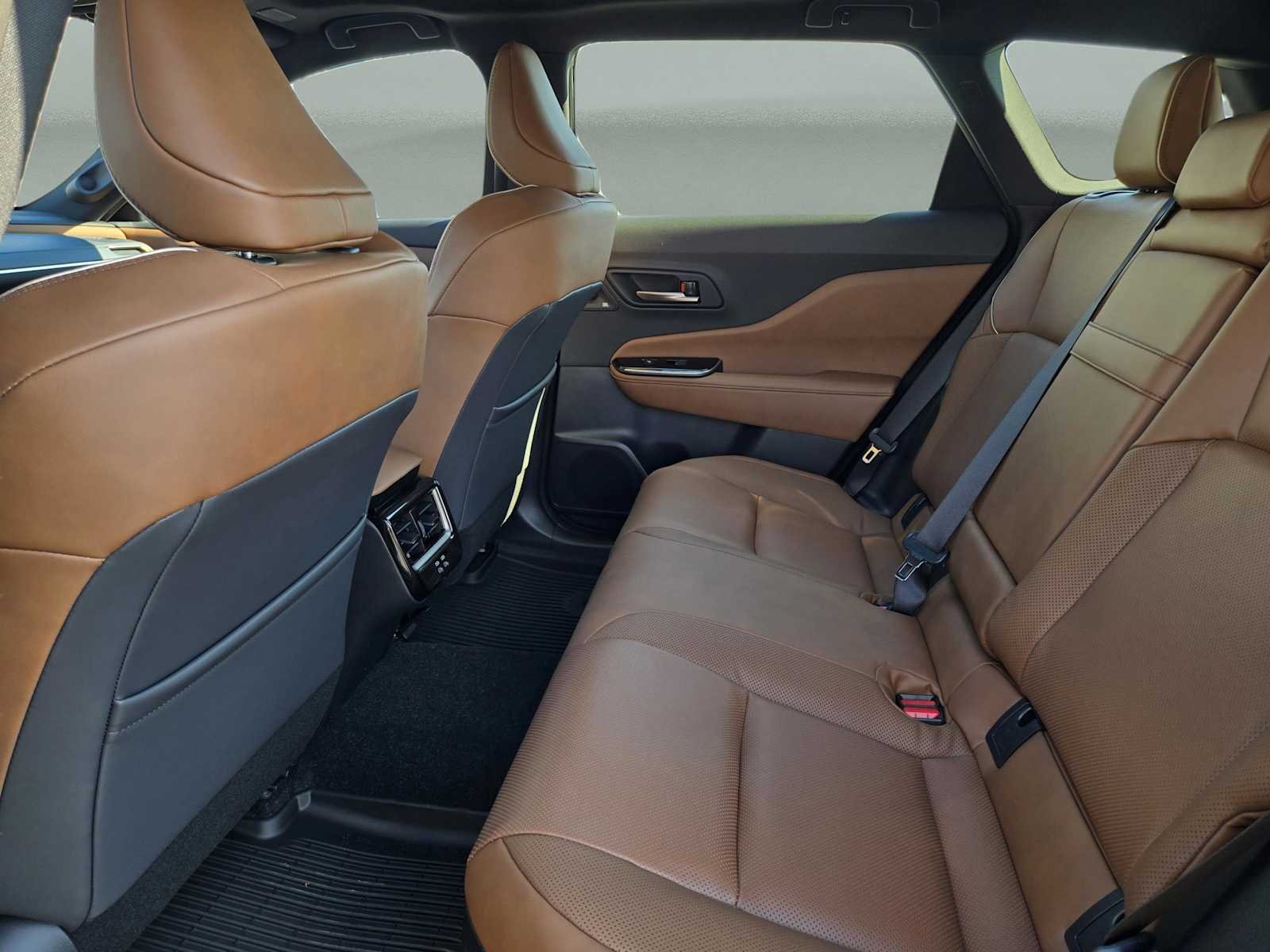 2026 Toyota Crown Signia Limited - Photo 12