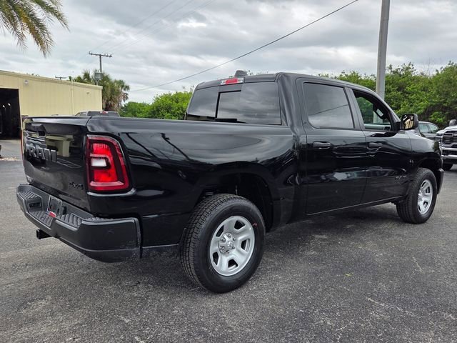 New 2026 Diamond Black Crystal Pearl-Coat Exterior Paint RAM Tradesman image 11