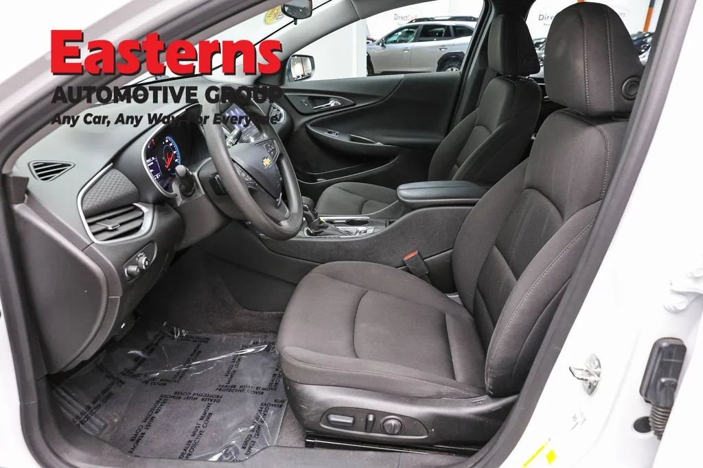 Used 2023 White Chevrolet LT image 14