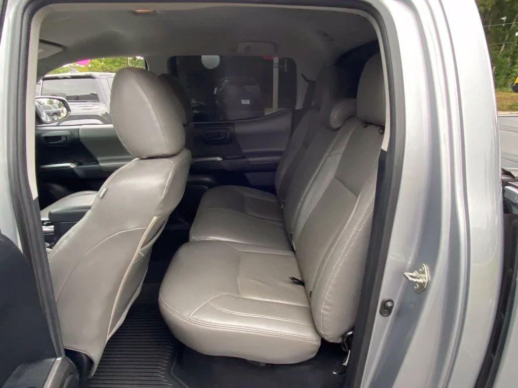 Used 2018 Silver Toyota SR5 image 7