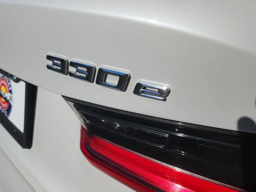 Used 2022 White BMW 330e xDrive image 13