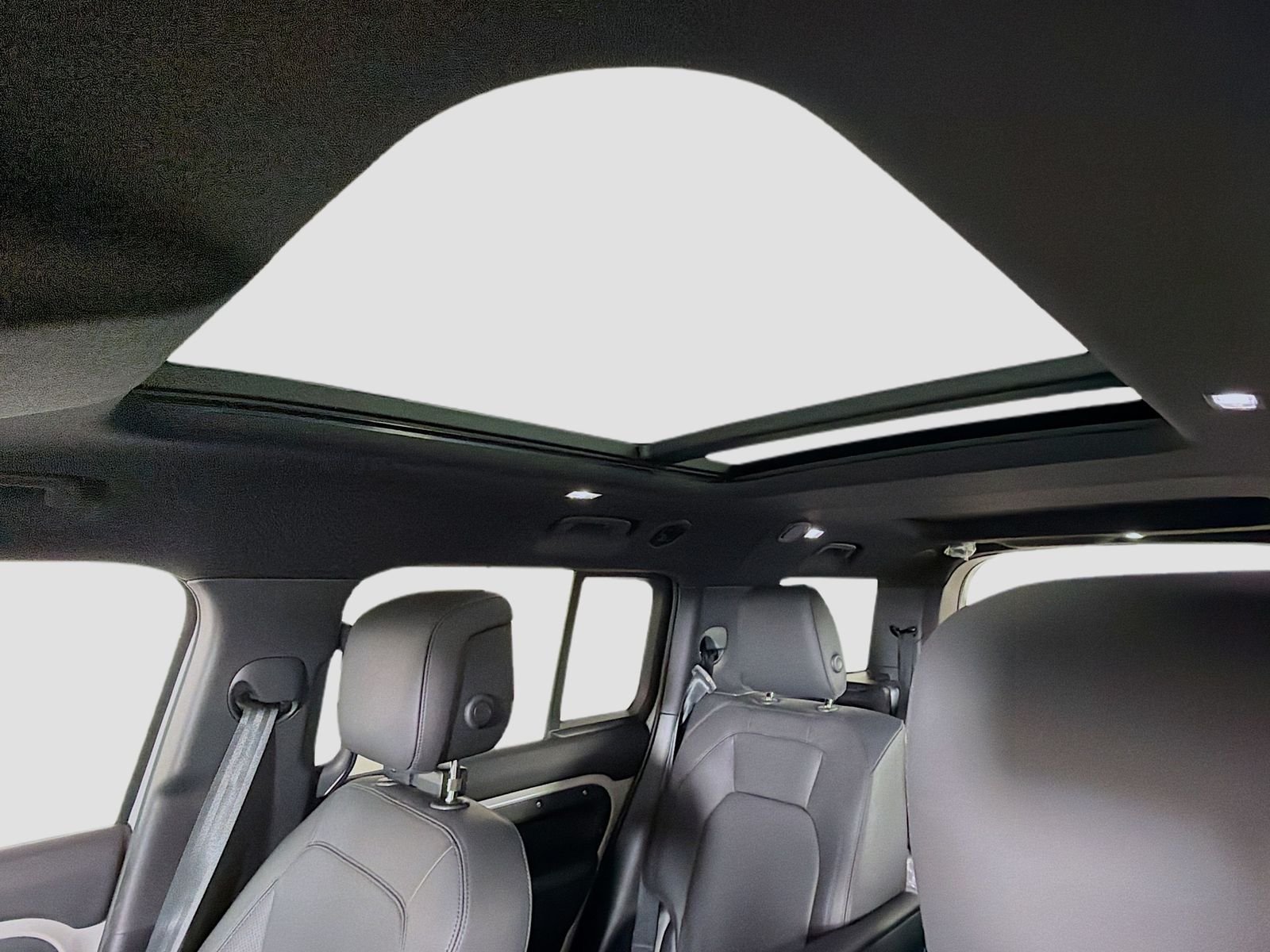 New 2026 Borasco Grey Land Rover X-Dynamic SE image 9