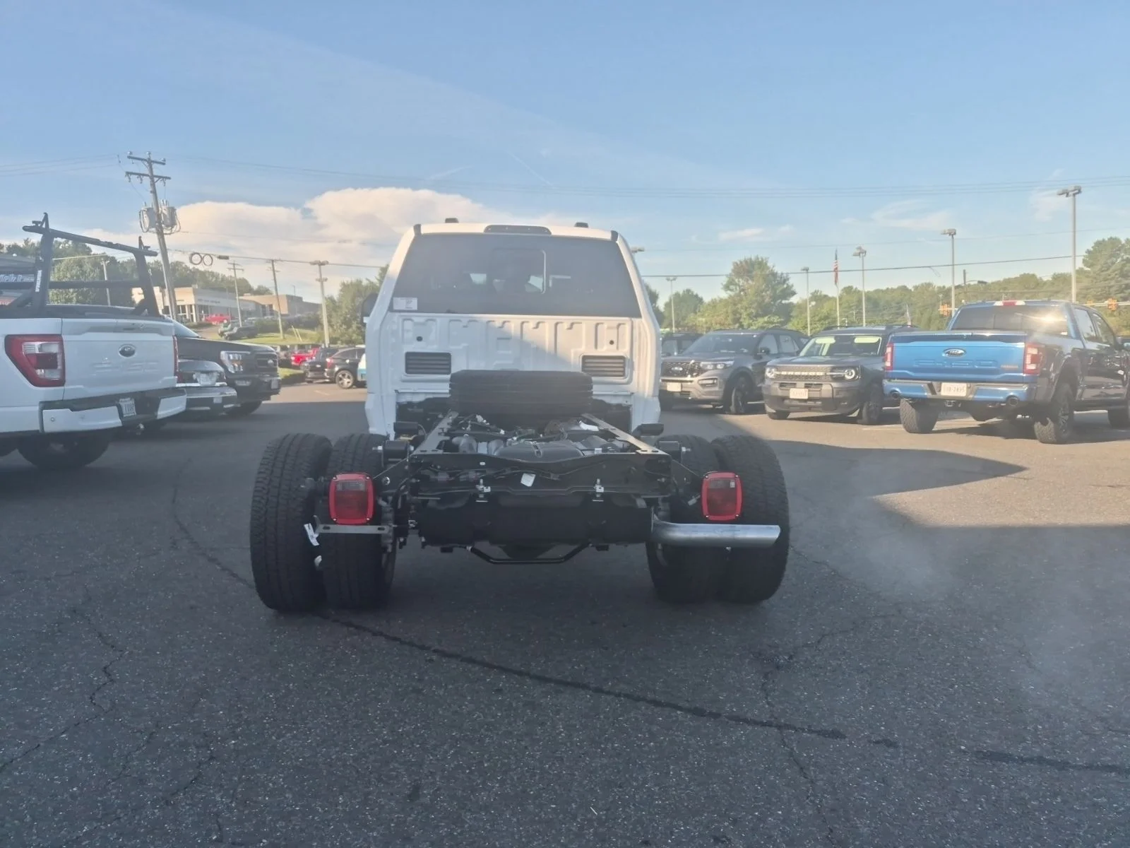 New 2027 Oxford White Ford XL image 3