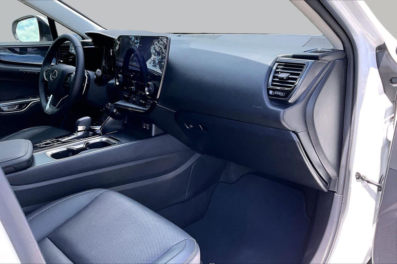 Used 2024 Eminent White Pearl Lexus Premium image 19