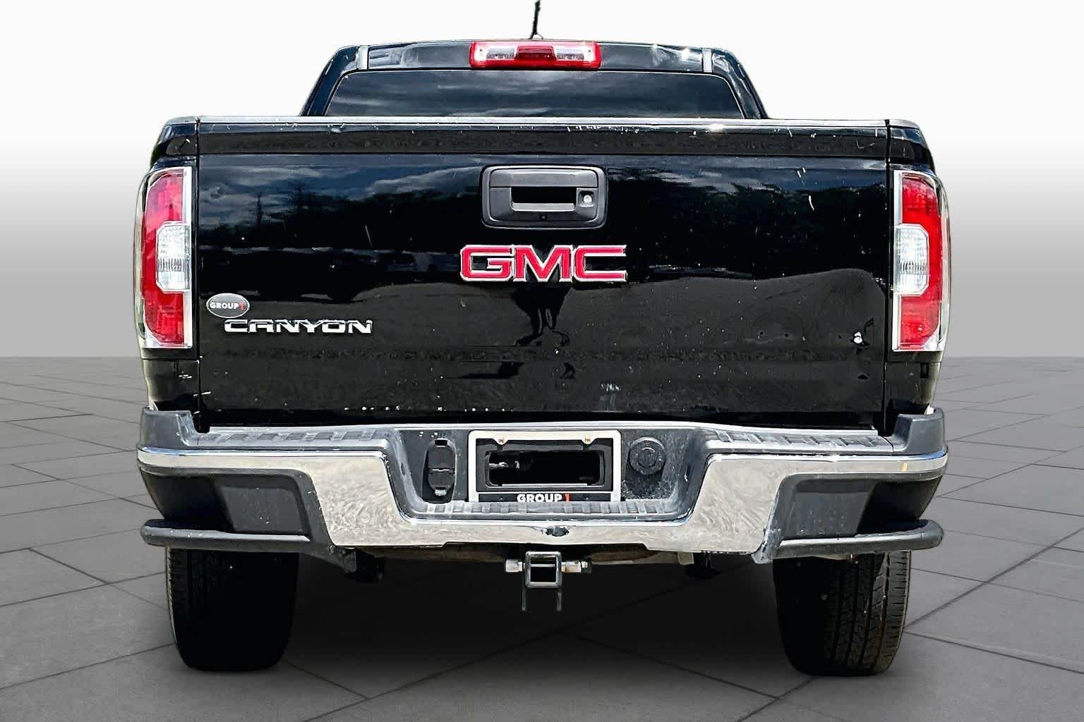 Used 2017 Onyx Black GMC 2WD SL image 5