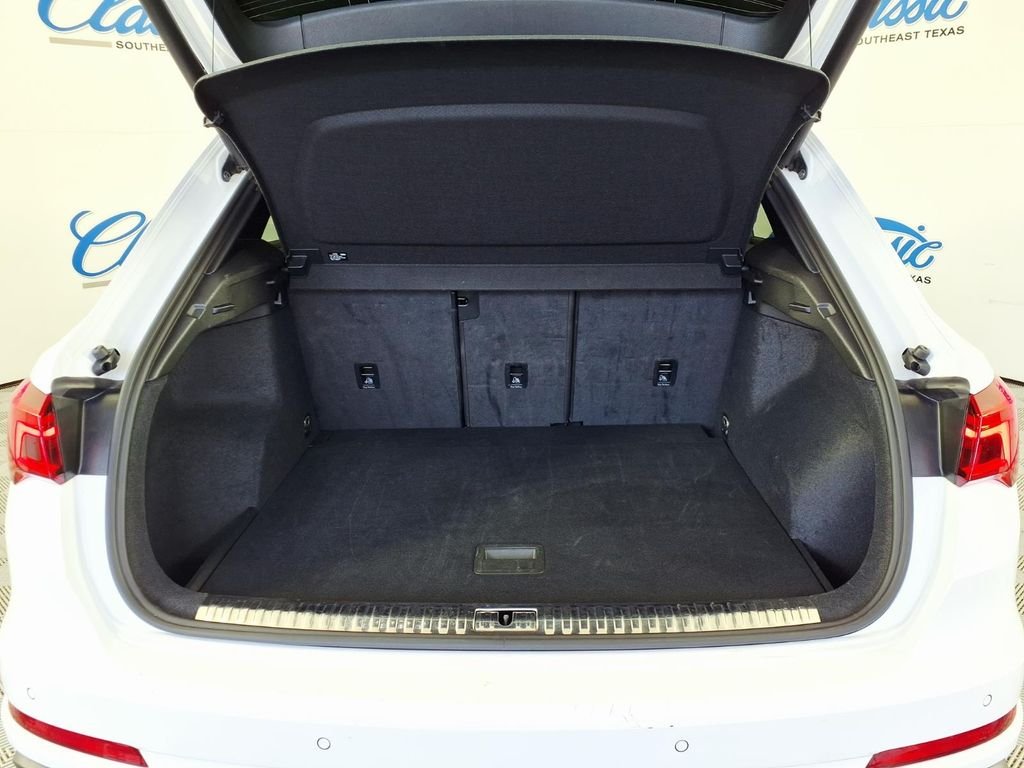Used 2025  Audi Premium image 9