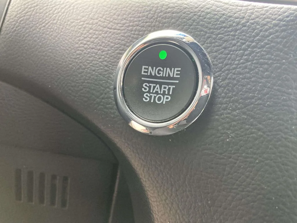 Used 2019 Gray Ford SEL image 17