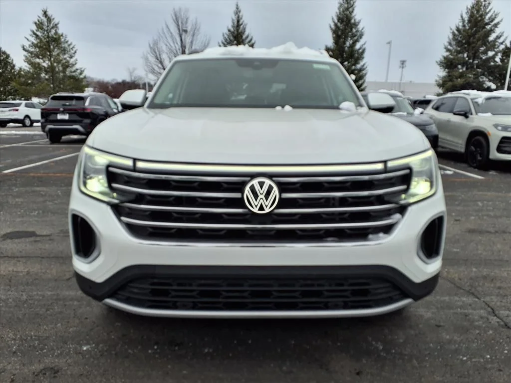 New 2026 Opal White Pearl Volkswagen SE w/Technology image 6