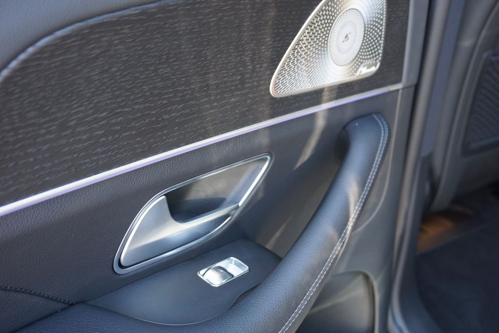 Used 2026 Obsidian Black Metallic Mercedes-Benz GLE 350 image 47