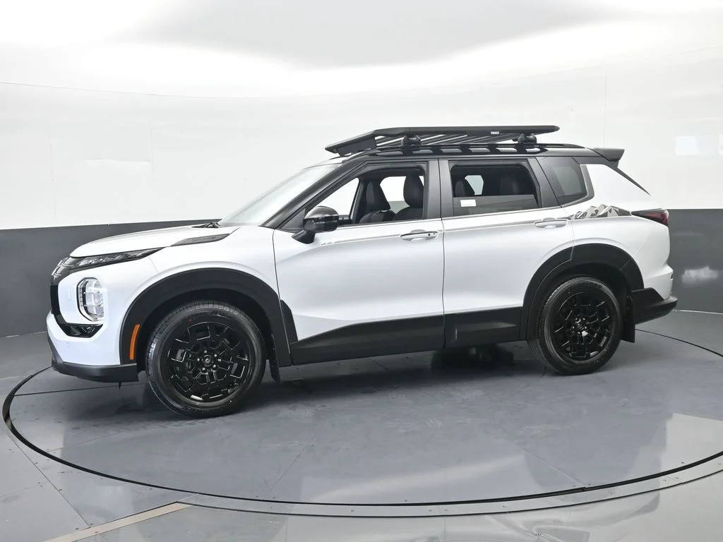 New 2026 White / Black Mitsubishi TRAIL EDITION S-AWC image 2