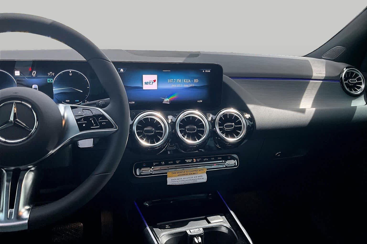 New 2026 Polar White Mercedes-Benz GLA 250 image 9