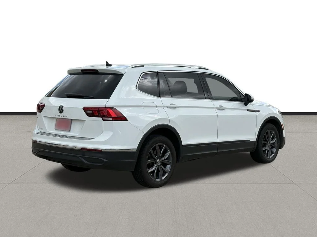 Used 2022  Volkswagen 2.0T SE image 5