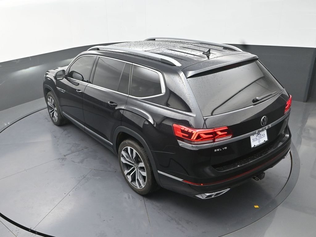 Used 2022 Black Volkswagen 3.6L V6 SEL Premium R-Line image 19