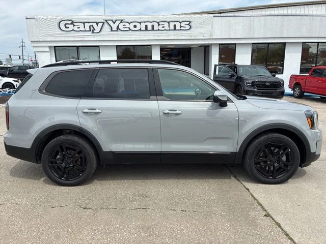 Certified Used 2025 Wolf Gray Kia EX X-Line image 11