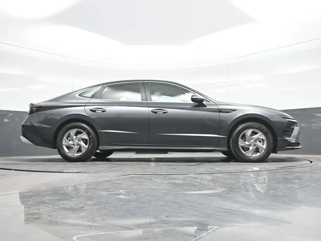 New 2026 Gray Hyundai SE image 24