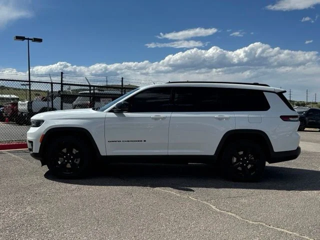 Used 2021 White Jeep Altitude image 2
