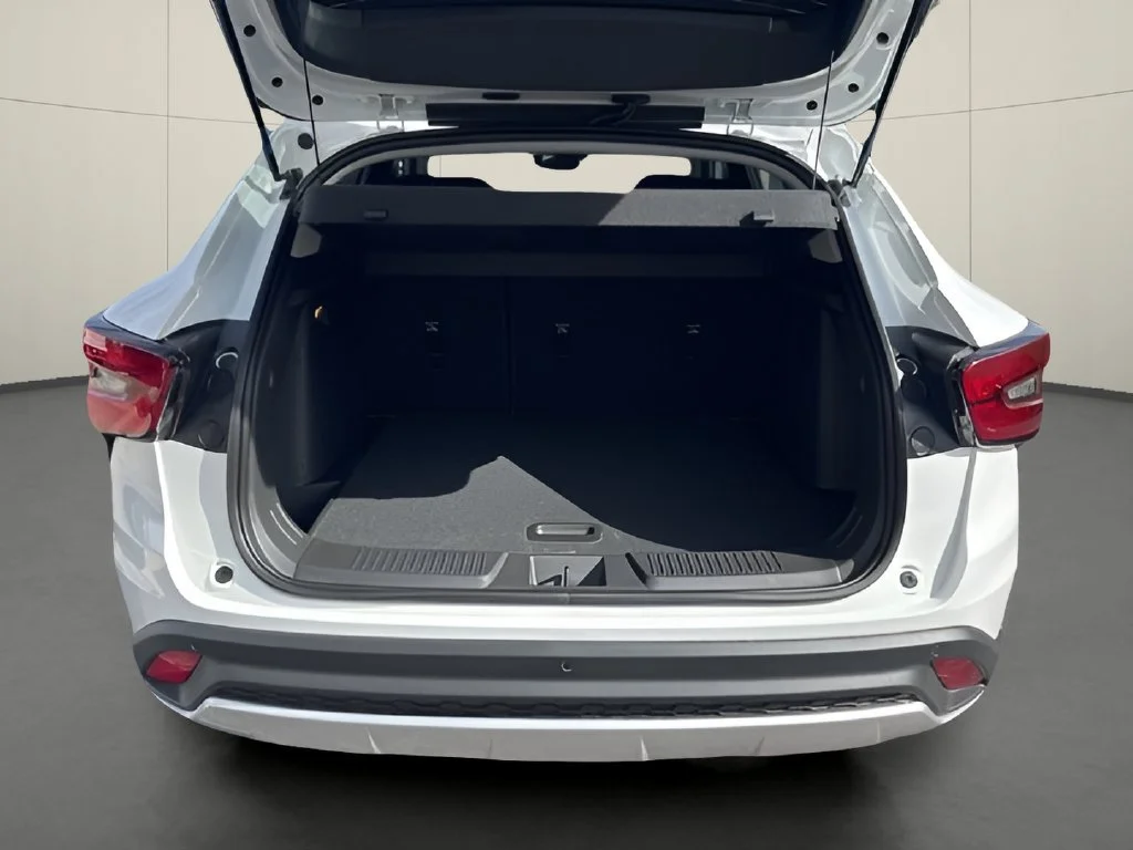 New 2026 Summit White Chevrolet LT image 6