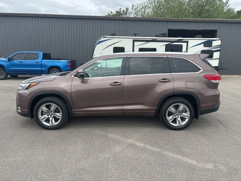 Used 2017 Brown Toyota Limited image 6