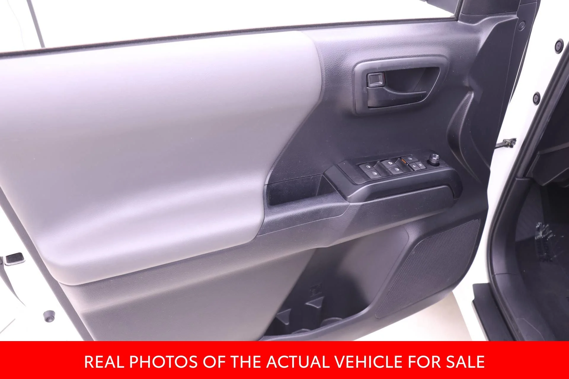 Certified Used 2022 White Toyota SR image 9