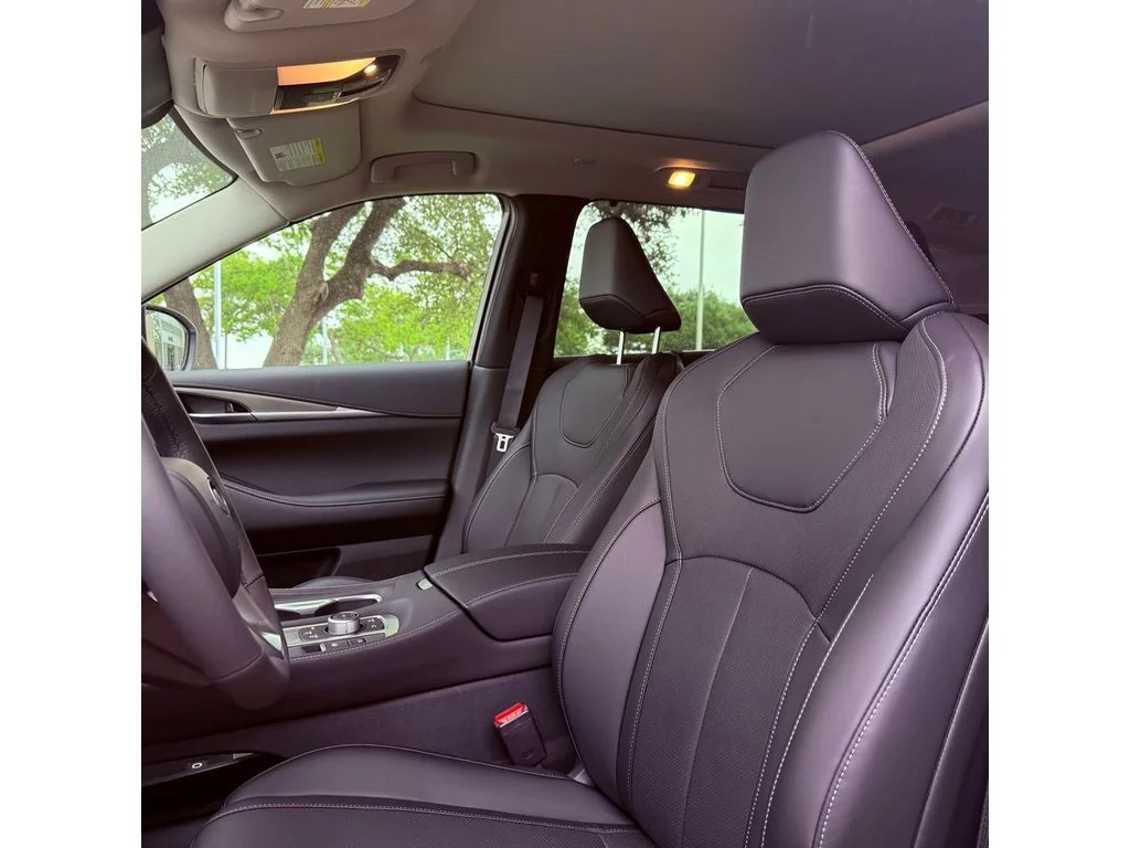 New 2026 Radiant White INFINITI Luxe AWD image 22