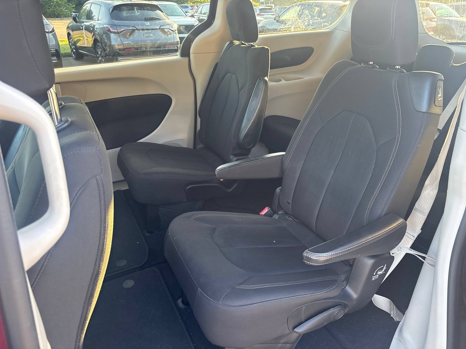 Used 2017 Velvet Red Pearlcoat Chrysler Touring image 32