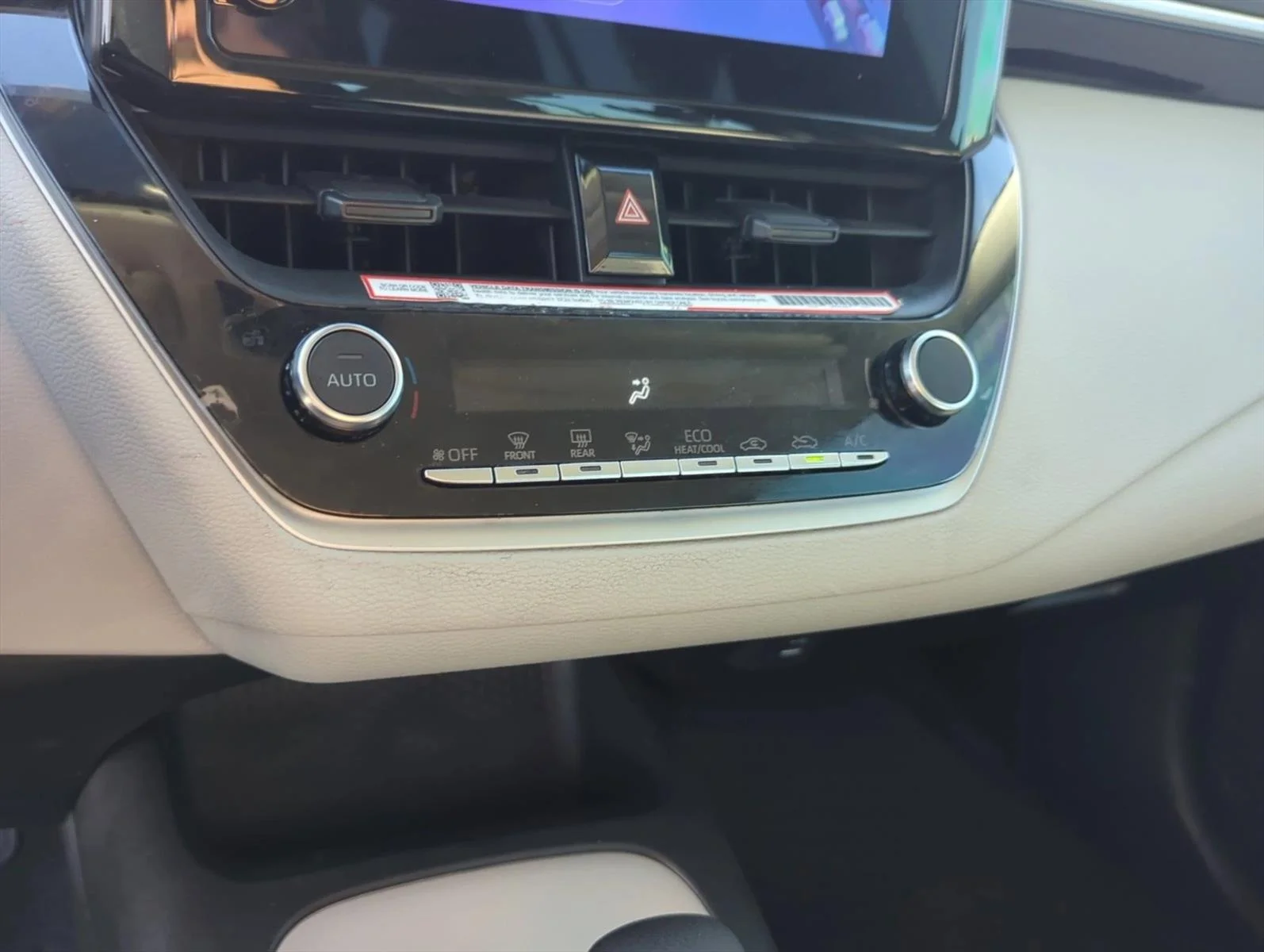 Used 2025 Underground Toyota LE image 18