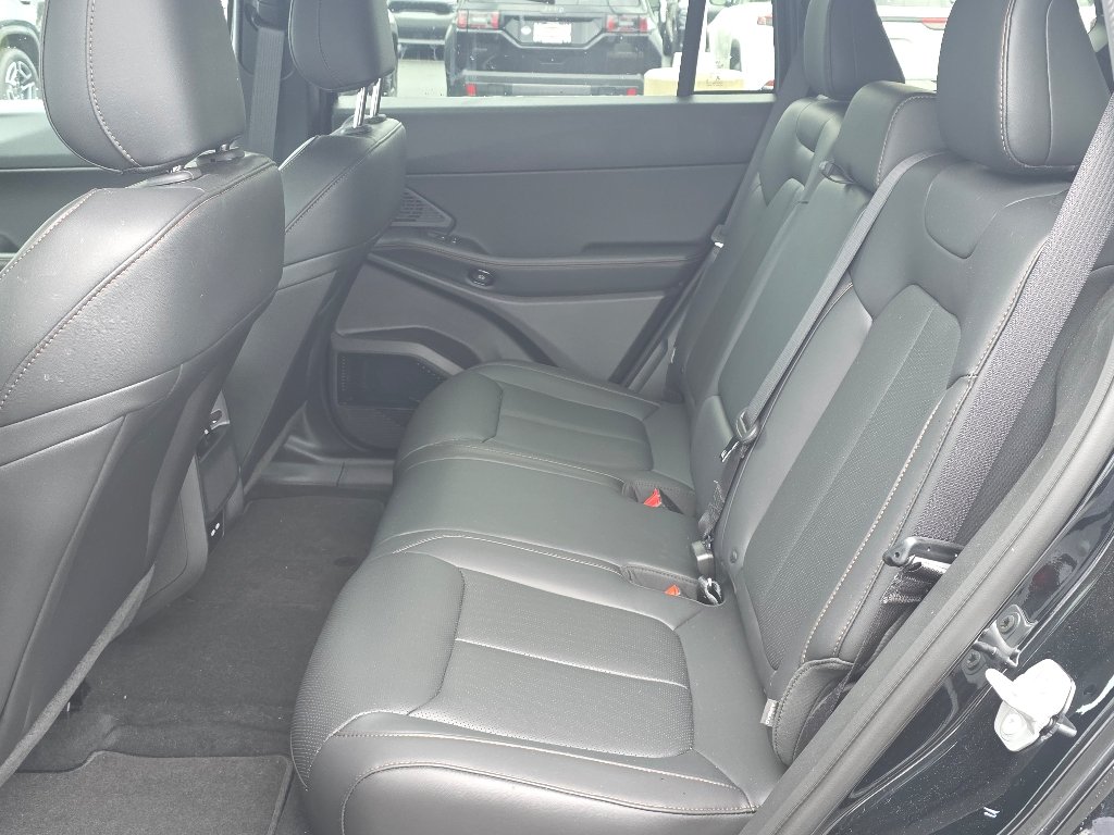 Used 2026 Diamond Black Crystal Pearl Coat Jeep Limited image 30
