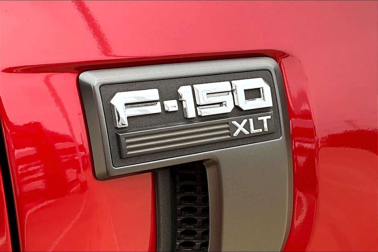 Used 2021 Rapid Red Metallic Tinted Clearcoat Ford XLT image 10
