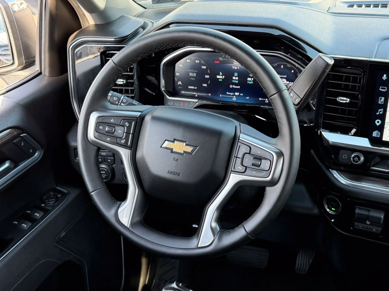 Used 2026 Black Chevrolet LT image 33