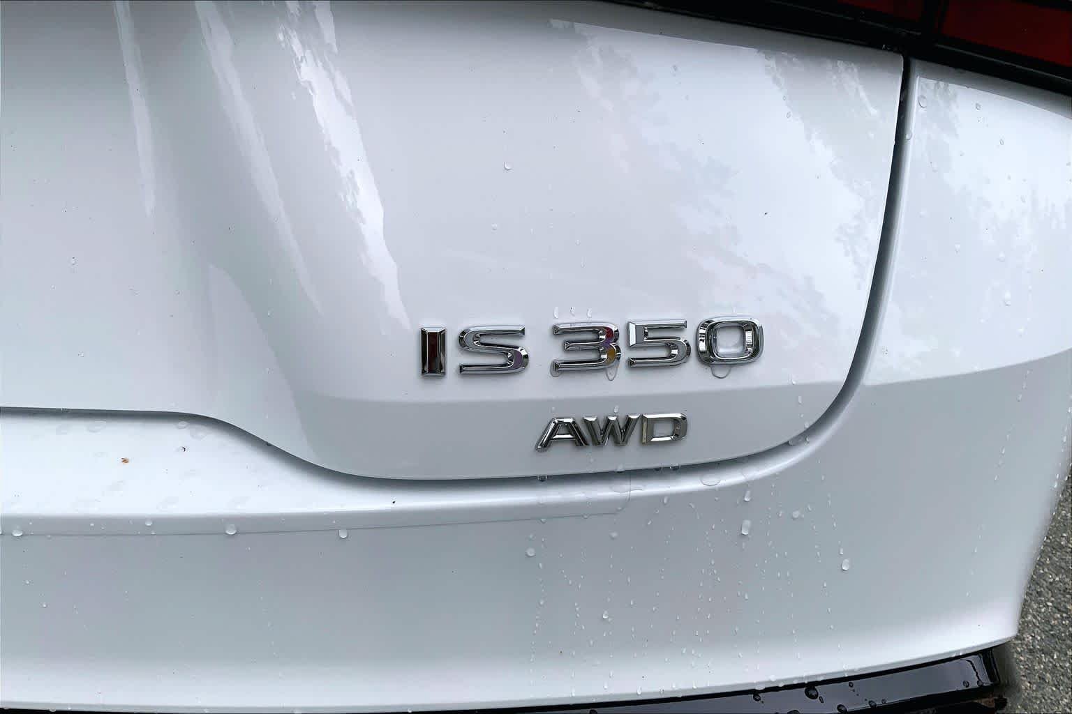 Used 2024 Ultra White Lexus F SPORT Design image 9
