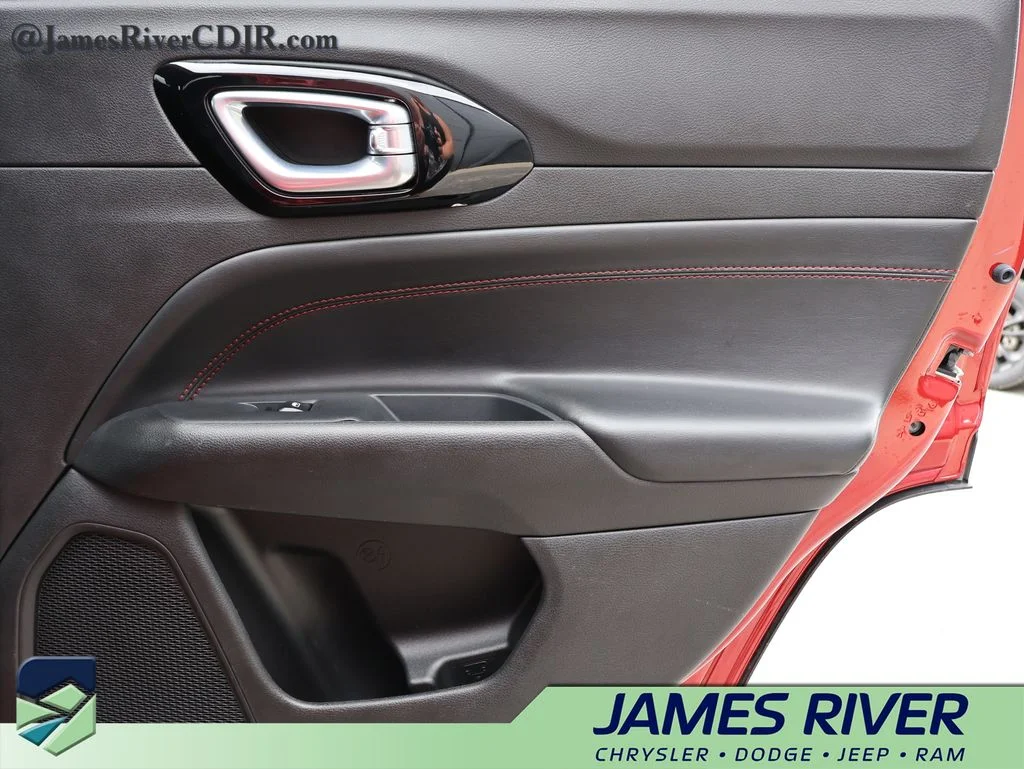 2025 Jeep Compass Trailhawk - Photo 11
