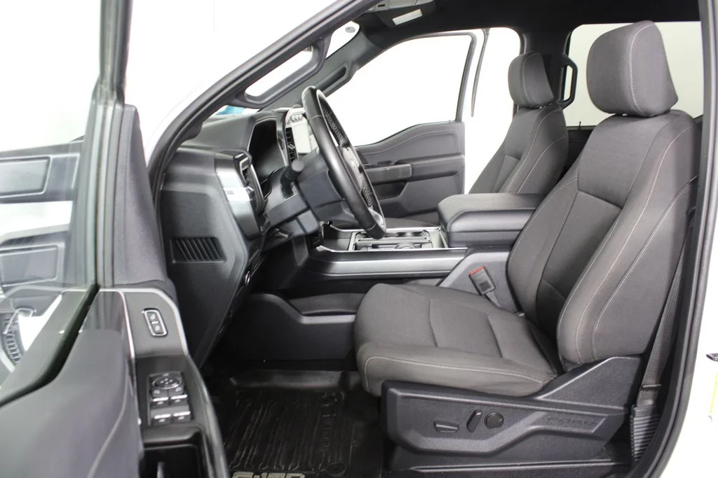 Used 2023 Oxford White Ford XLT image 20