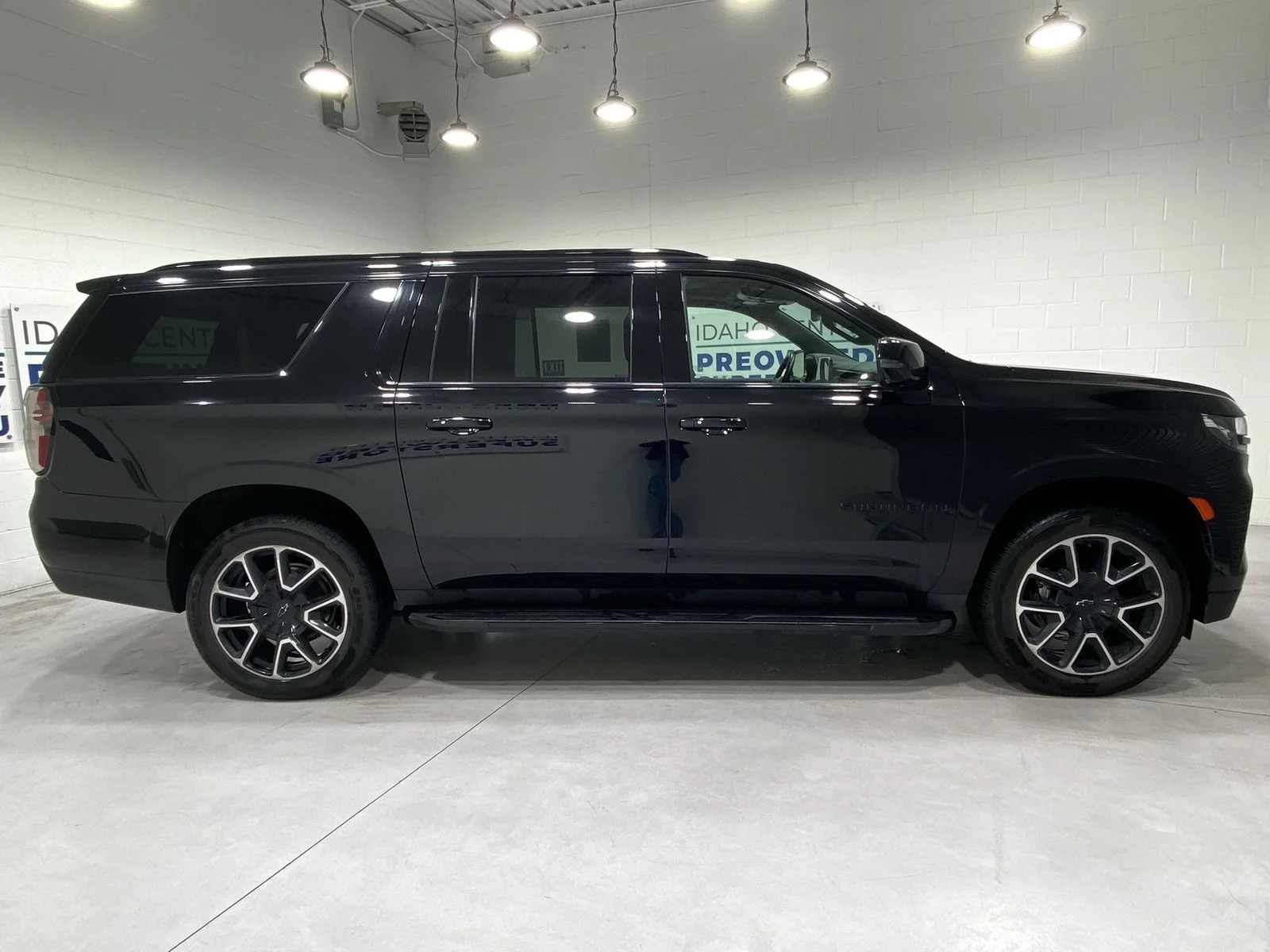 2024 Chevrolet Suburban RST - Photo 9