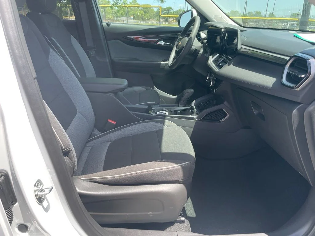 Used 2026 White Chevrolet LT image 15
