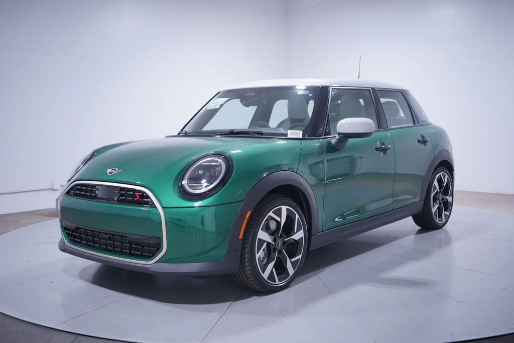 2026 MINI Hardtop Cooper S Signature's photo