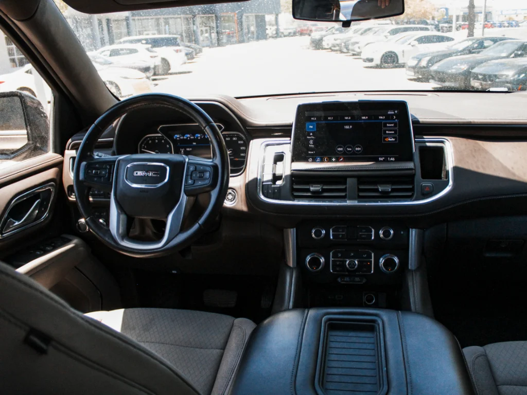 Used 2021 Smokey Quartz Metallic GMC SLE image 23