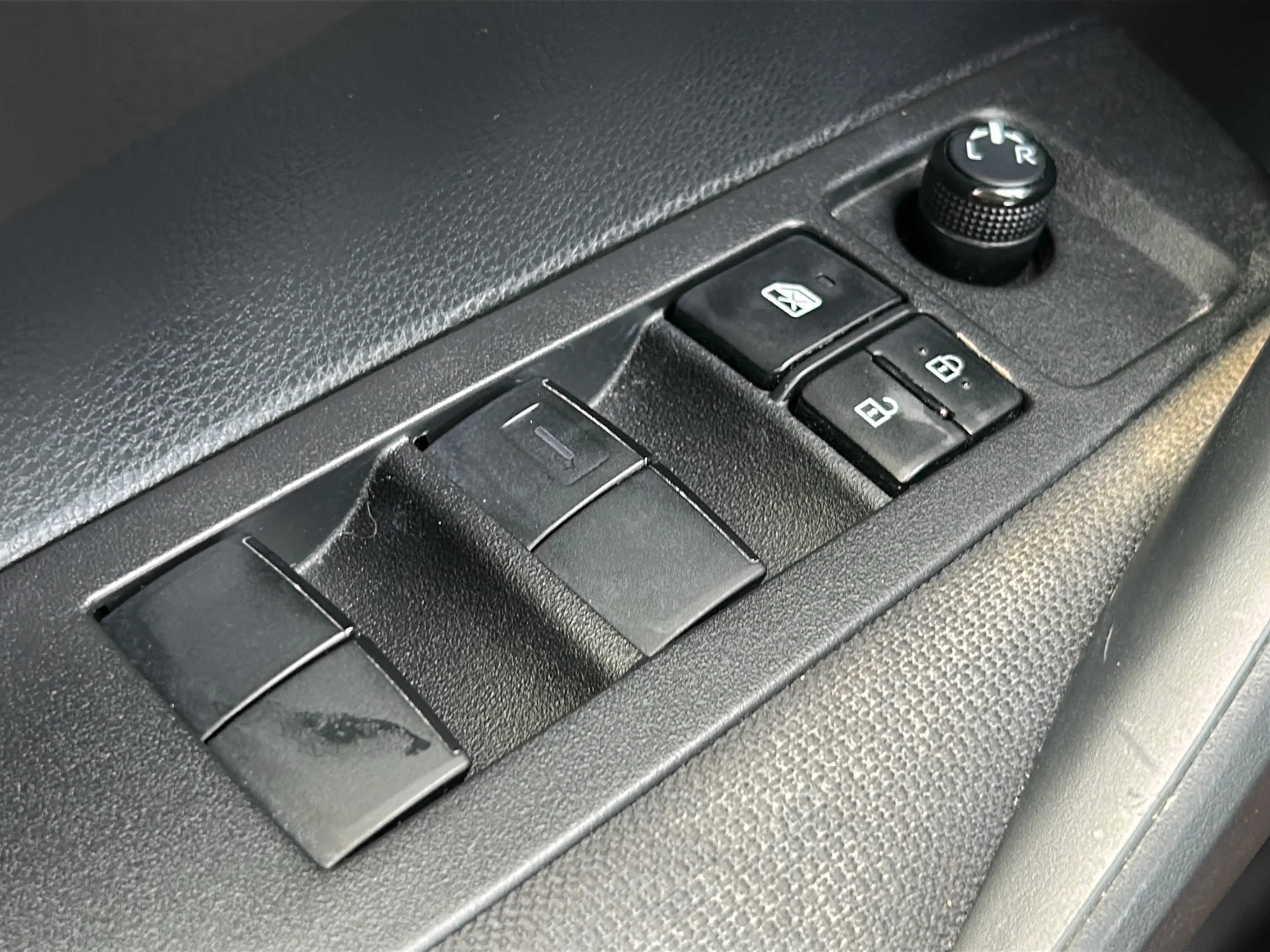 Used 2021 Celestite Toyota LE image 18