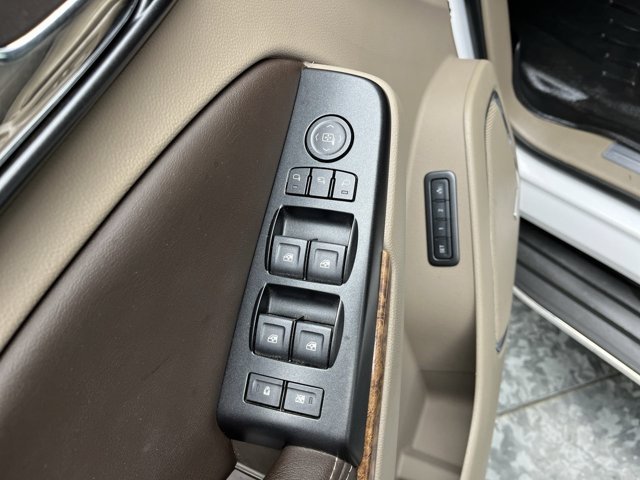 Used 2015 Summit White Chevrolet LTZ image 8