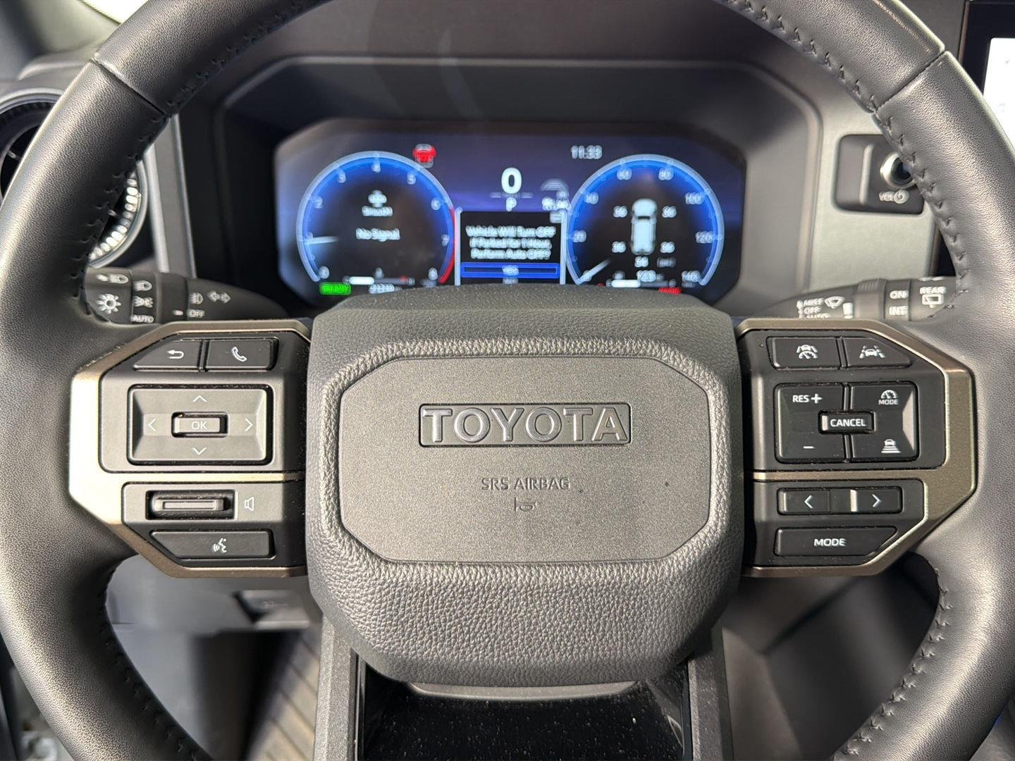 Used 2024 Wind Chill Pearl Toyota Base image 39
