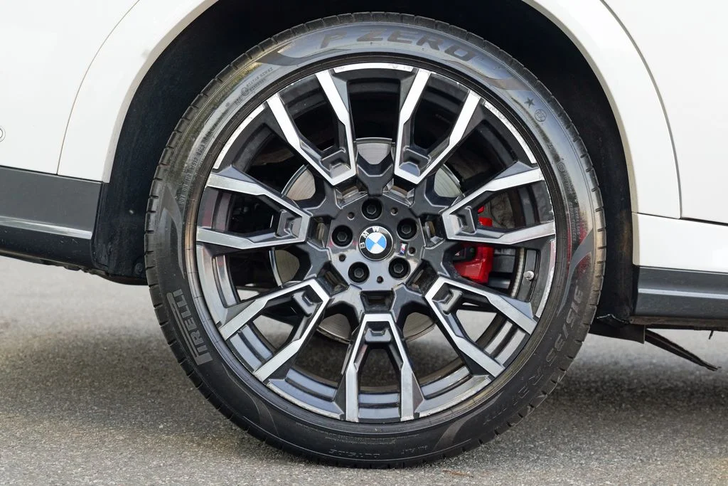 Used 2024 Alpine White BMW xDrive40i image 11