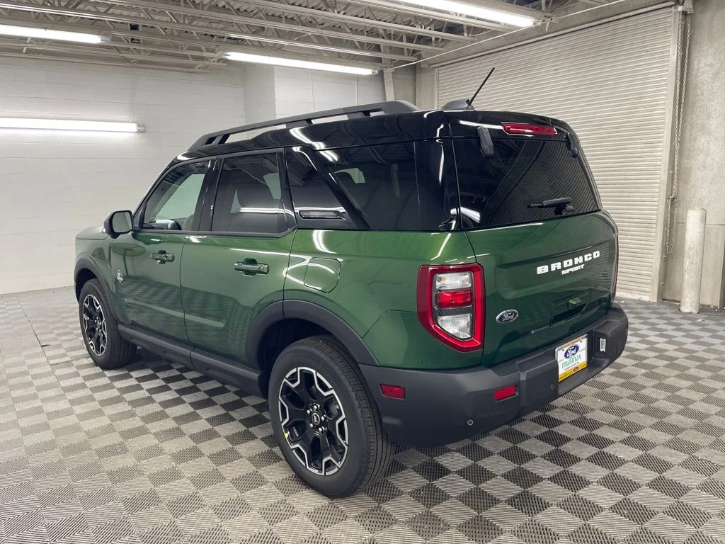 New 2025 Green Ford Outer Banks image 9