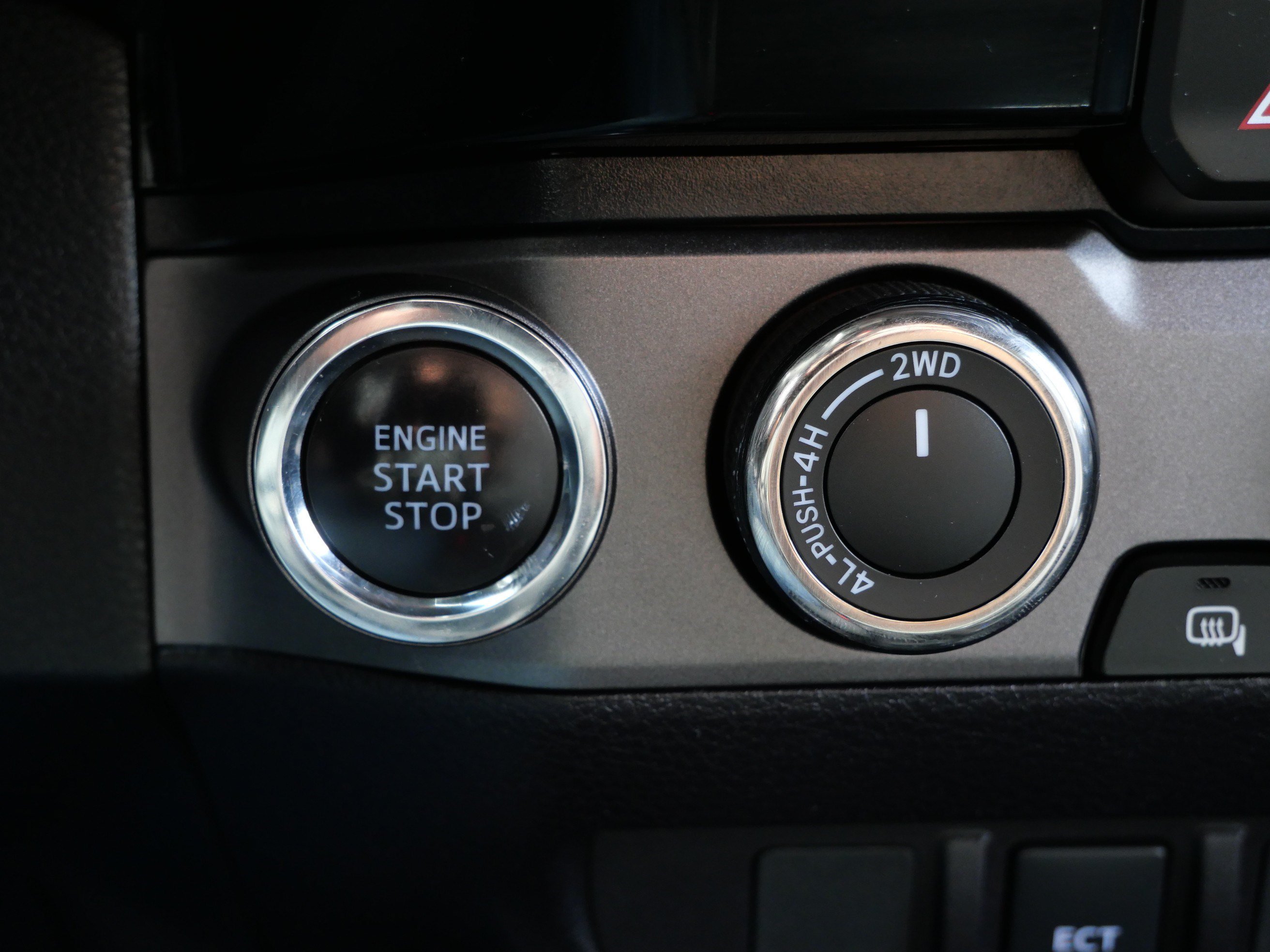 Used 2018 Magnetic Gray Metallic Toyota SR5 image 31