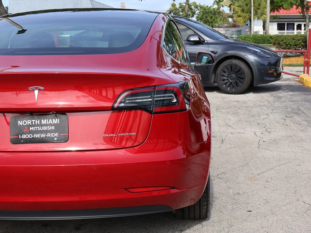 Used 2018 Red Tesla Long Range image 17