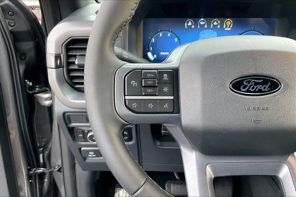 New 2026 Carbonized Gray Metallic Ford XLT image 17